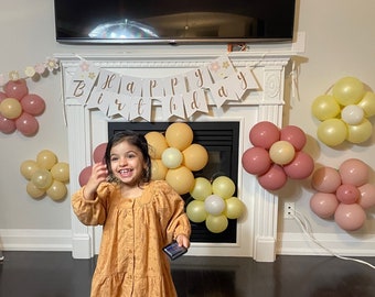 Flower Balloon Wall DIY Kit | Daisy Flower Girl Boho Pink Peach| Flower Power Birthday Party | Boho Birthday Party | 5 or 8 Flower Kits