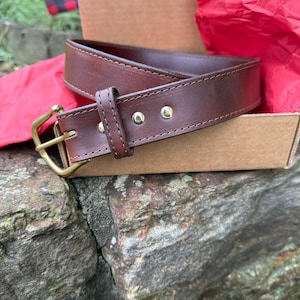 Personalized Leather Belt Brass Nameplate Custom Engraving Groomsmen Gift Husband Birthday Present Fathers Day Gift Premium Quality Handmade Fullgrain Leather Durable Construction Top Grain Bridle Masculine Style Classic Design Daily Wear