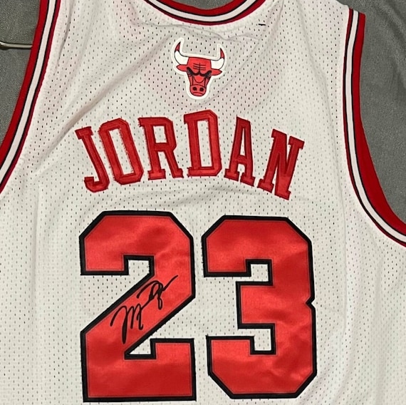 autographed michael jordan jersey