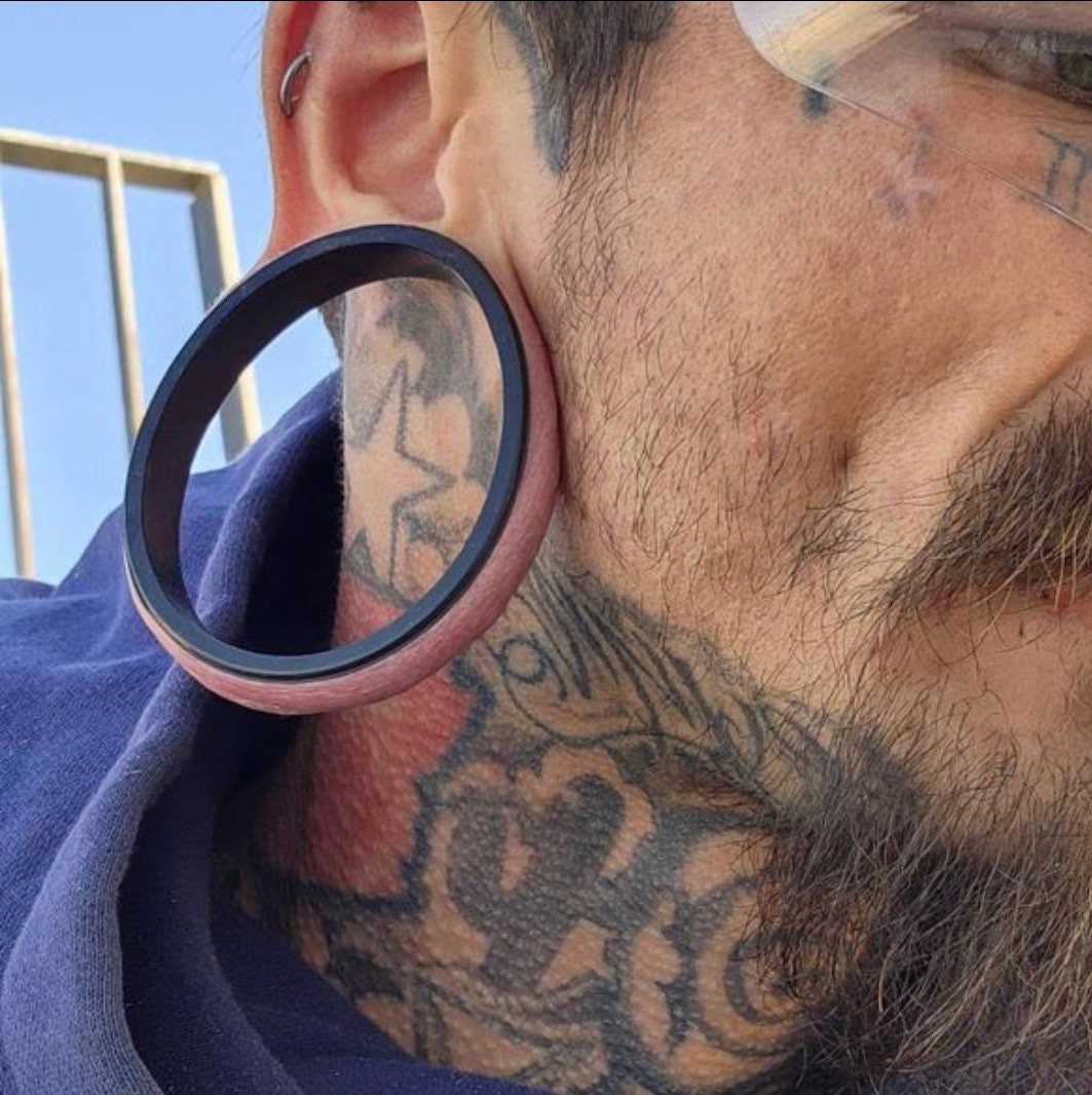 Flesh tunnel deals ear piercings
