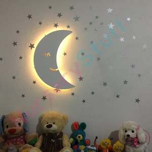 Lampada da parete a forma di luna per la cameretta dei bambini, lampada da parete a forma di luna addormentata in legno, luce decorativa per la camera dei bambini, luce notturna per la cameretta dei bambini, lampada a LED alla moda per la camera dei bambini