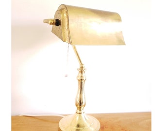 Vintage Retro Gold Metal Bankers Lamp with Pull Chain - Elegant Home Office Decor