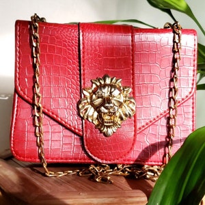 Classic Vintage Women's Red Lion Mini Cross Body Cocktail Bag - Faux Leather Small Handbag