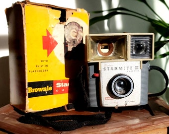 Vintage Kodak Flim Camera - Advantix T550 Zoom with Carry Case