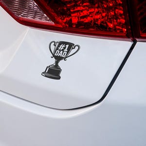 Naklejka z odważnym winylem „#1 Dad” Trophy – prezent na Dzień Ojca w stylu retro do samochodu, laptopa lub skrzynki narzędziowej – prezent dla niego, zabawna naklejka na tatę