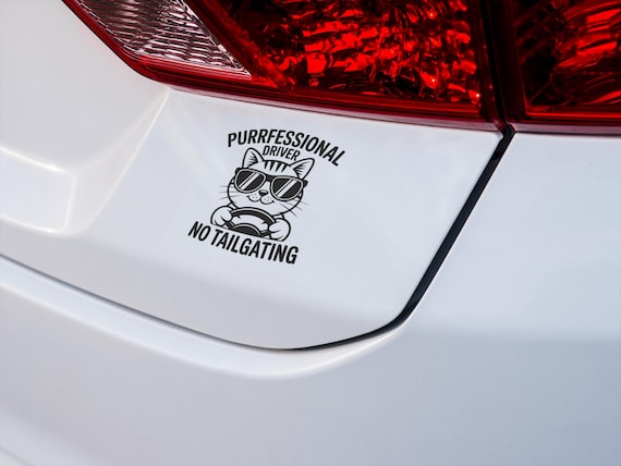 Funny Cat Vinyl Car Decal for Drivers – Purrfessional Driver No Tailgating Sticker – Cute Kitty with Sunglasses Bumper Car Decor Gift