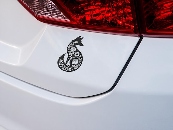 Floral Fox Vinyl Decal – Boho Woodland Animal Sticker for Laptop, Car, or Wall | Black Silhouette with Roses & Daisies | Nature Art Decor