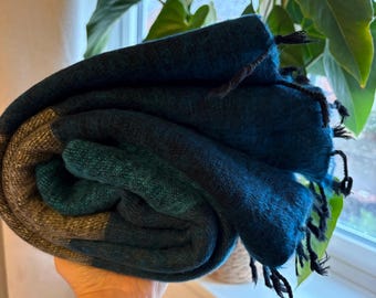 Yak Wool Blanket/ Living room Throw /Sofa Throw /Travel Throw/ Rug Camping Wrap / Meditation Out door Throw Wrap Hand-Loomed Nepal b3
