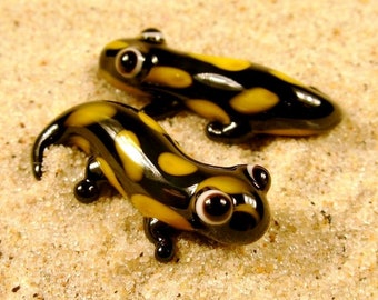 Cute fire salamander - glass animal / figurine, size approx. 20 mm, price for 1 piece, made in Czech Republic, quality handwork / no. 40