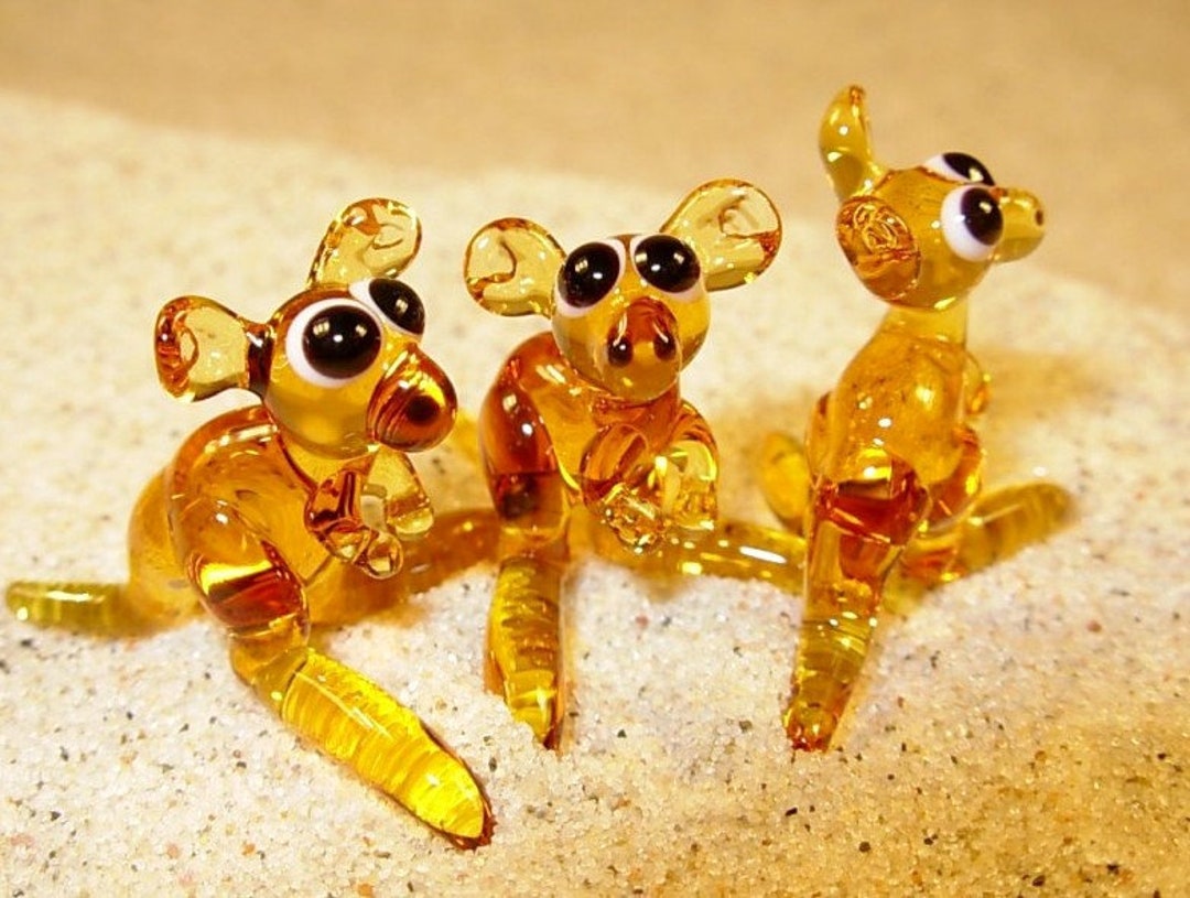 Agile Kangaroo Glass Animal / Figurine, Size Approx. 20x18x16 Mm, Price