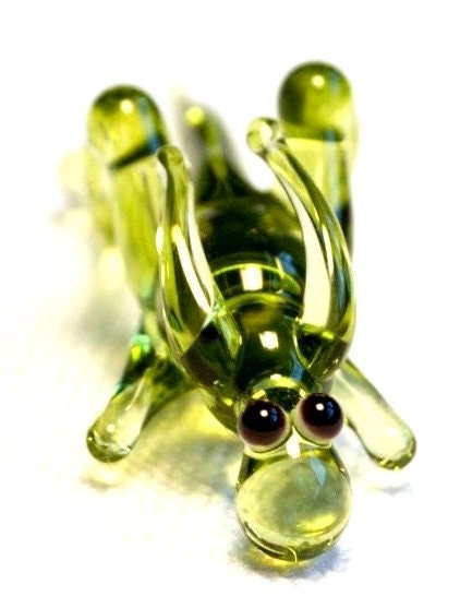 Grasshopper (light green) - glass animal, size approx. 34x12x10 mm, price for 1 piece, made in Czech Republic (n.162)