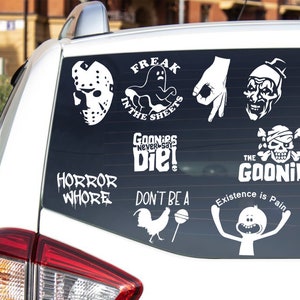 Goonies Never Say Die Skull And Crosbones Decal Vinyl Sticker Makarios LLC |Cars Trucks Walls Laptop MKR| White |5.5 X 5.25 In|MKR199 - Foto 6