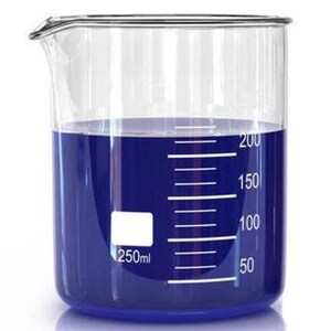 Puede incluir: Un vaso de precipitados de vidrio transparente con l&iacute;quido azul en su interior. El vaso tiene marcas de medici&oacute;n blancas de 50 a 200 ml y una etiqueta de 250 ml. El l&iacute;quido alcanza aproximadamente la marca de 175 ml.
