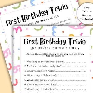 Könnte beinhalten: Ein Stapel von zwei First Birthday Trivia-Spielbögen. Das obere Blatt lautet "First Birthday Trivia" und "Beschreibe den Einjährigen". Das untere Blatt lautet "First Birthday Trivia" und "Wer kennt den Einjährigen am besten?"