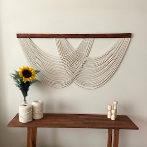Gran colgante de pared Macrame, arte de fibra, cabecero de macramé, decoración moderna de macramé, colgante de pared de hilo