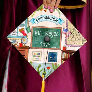 Personalized Graduación Maestra Printed Grad Cap Topper, Mexican Teacher Grad Cap Topper, Maestra Graduation Decoration, Class of 2025