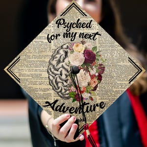 Adorno para birrete de graduación de psicología, Cerebro floral, La aventura te espera