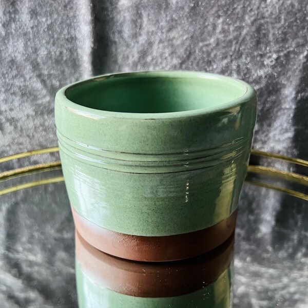 Handmade Ceramic Planter | Medium planter | Wheelthrown Planter | Gift for her /him | Plant Parent | Holiday gift | Herb Planter