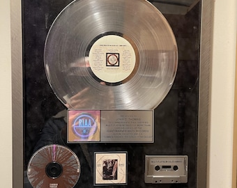 Famous Artists Collectors RIAA Certified Commemorative Platinum Record: "Common Thread The Songs of the Eagles"