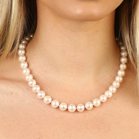 High-quality Freshwater Pearl Necklace With 14 Kt. Gold
