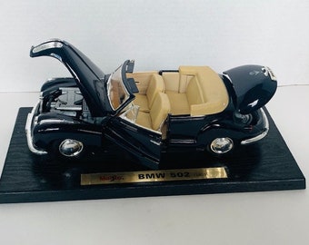 BMW 502 モデルカー クラシックカー　ダイキャスト　ミニカー Maisto Die-cast Model Classic Car 1955 BMW 502 Collectible