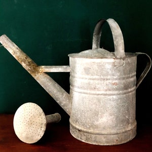 VINTAGE ZINC WATERING CAN, approx. 8 liter flower pot, approx. 1940s, wonderfully shabby chic, pot planter, brocante garden decoration, country house style