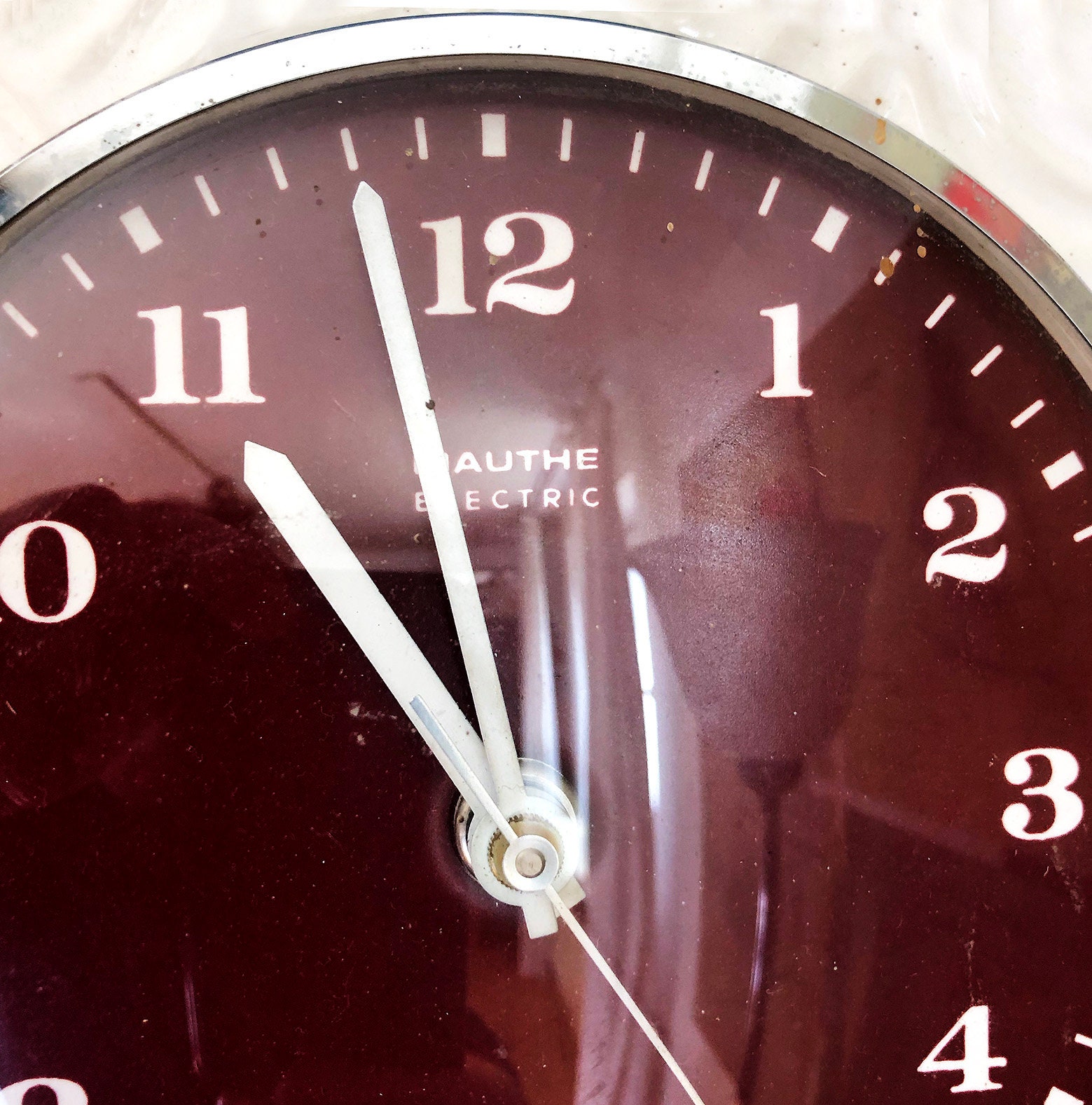 VINTAGE MAUTHE Electric Kitchen Clock, 1960s/70s, White, Bordeaux