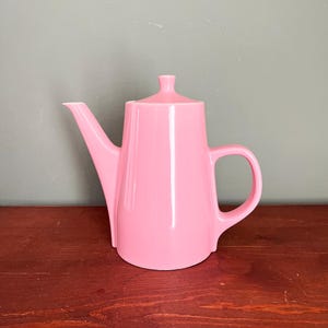 Melitta kaffekanna, rosa, Minden, 1960-tal, begagnat skick, ribbad botten, lantlig stil i mitten av århundradet, vintage, present, frukost, kaffenjutning