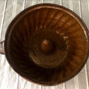 ANTIKE GUGELHUPF-FORM Backform Tonform bäuerliche Keramik Kuchenform Landhausstil 19 Jhd braun glasiert Rarität Vintage Brocante Bild 3
