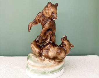 ボルゾイ・グレイハウンドの釉薬をかけた磁器の置物、カッツヒュッテ