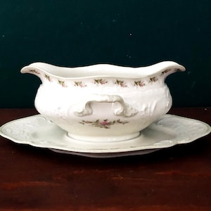 Sauce boat Rosenthal Sanssouci 10 Roses, U.S. Standard Design, Selb Germany, classic Old Series, collectible porcelain, fine tableware