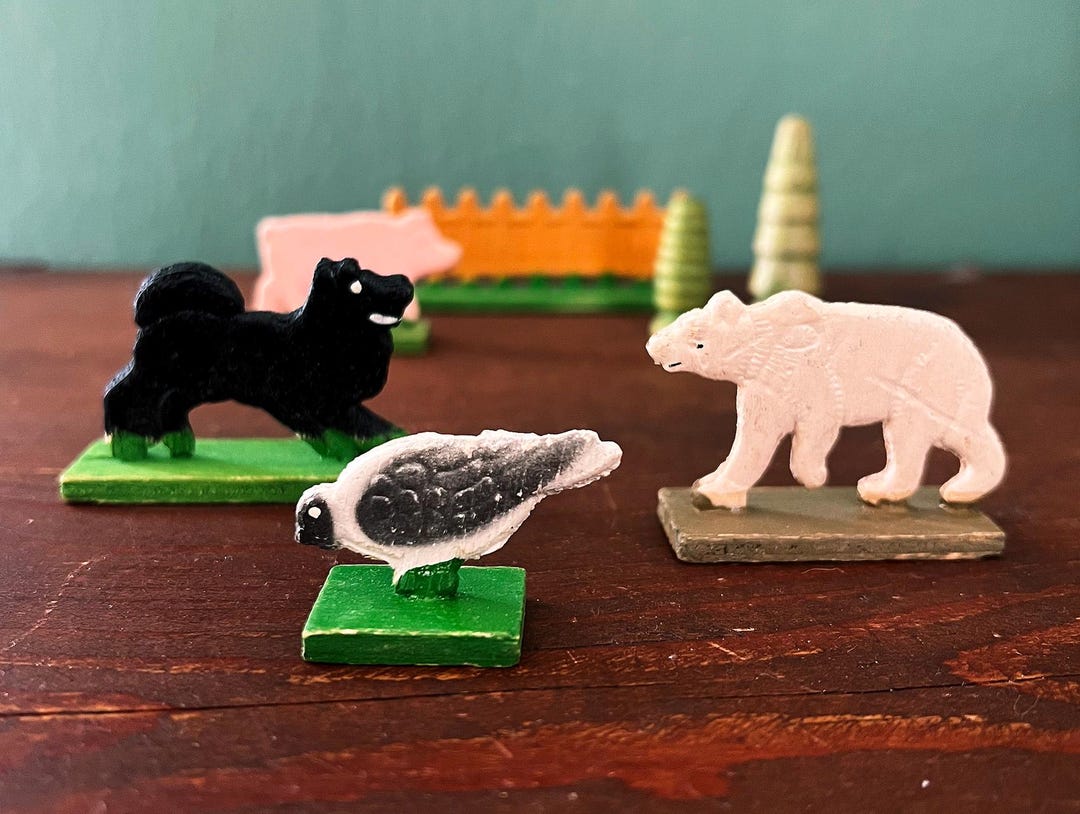 Figuras planas raras de los Montes Metálicos, granja y oso polar ...