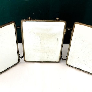 Antieke make-upspiegel, 3-delig scharnierend, leren kap, messing frame, ca. 1890-1920, Frankrijk, reisspiegel, decoratie, vintage, kaptafel