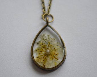 Teardrop Queen Annes Lace Necklace