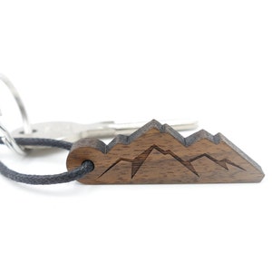 Keychain "Mountains" made of wood | customizable | Walnut wood/cotton | vegan and natural