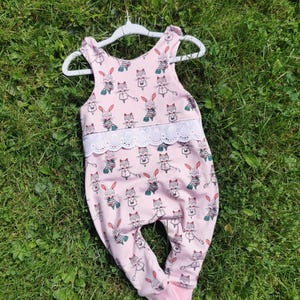 Barboteuse bébé taille 68 | Barboteuses pour filles | Lapins et chats roses | Salopette | Grenouillère | Barboteuses pour nouveau-nés | Barboteuses pour bébés