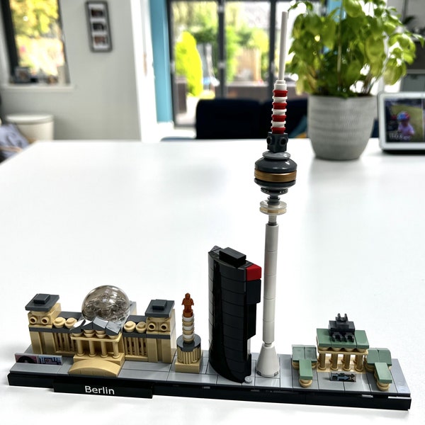 LEGO Architecture: Berlin (21027) Brand New Parts including Printed Nameplate & Artistic Pieces - Retired Rare Set - Please Read Description