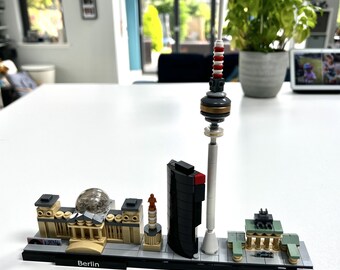 LEGO Architecture: Berlin (21027) Brand New Parts including Printed Nameplate & Artistic Pieces - Retired Rare Set - Please Read Description
