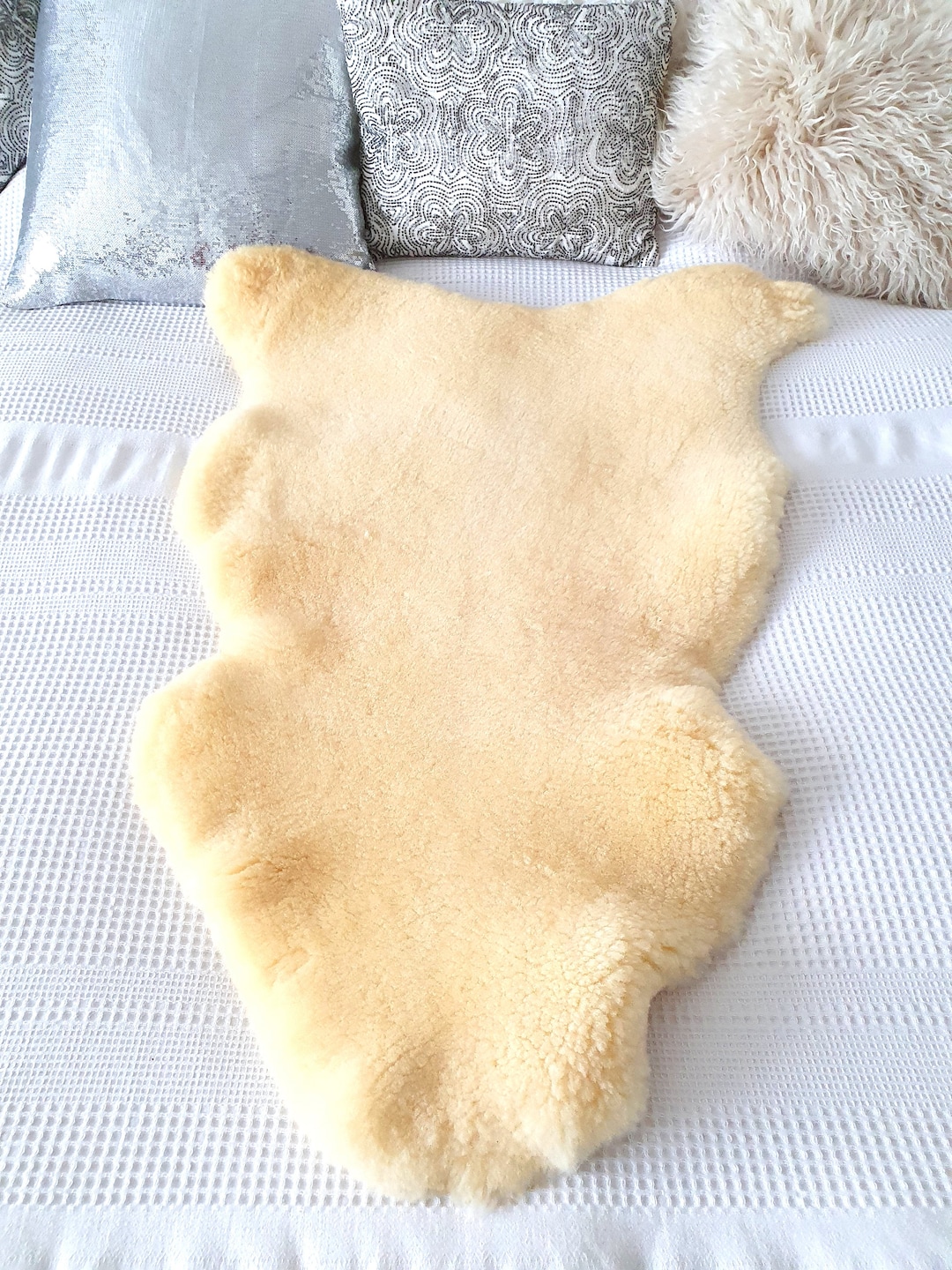 RELUGAN 100% Natural Medical Grade Genuine Real Sheepskin Lambskin Rug ...