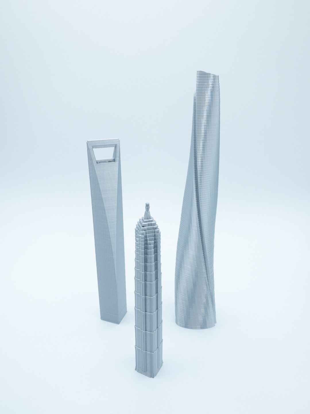 極上塔　高さ約33㎝/168g 東Y7-0822① 上海タワー