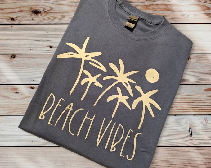 Comfortable Adult Unisex Large Violet (Light Purple) 100% Cotton T-shirt - Beach Vibes and Palm Trees - Free Shipping