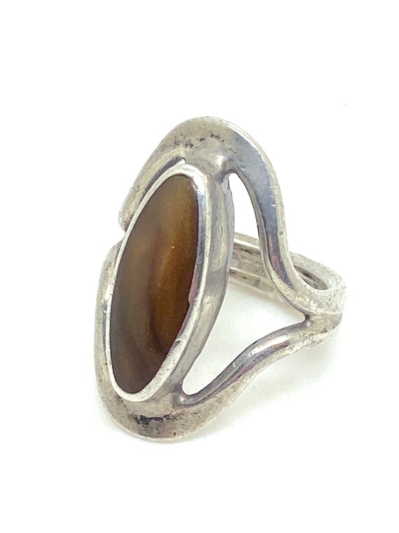 1950s Modernist Old Amber and 925 Silver Ring - image 3