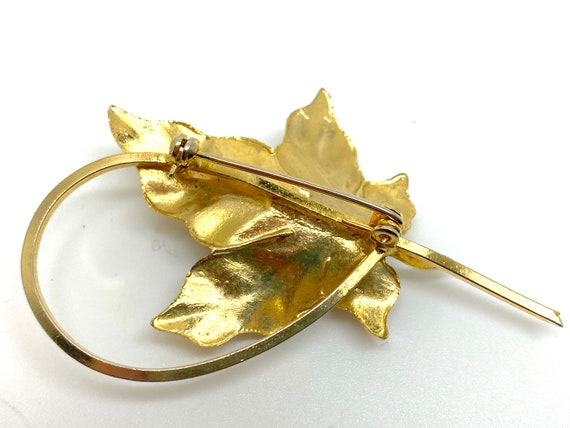 1950's Green Marquise Glass Goldtone Leaf Brooch - image 4