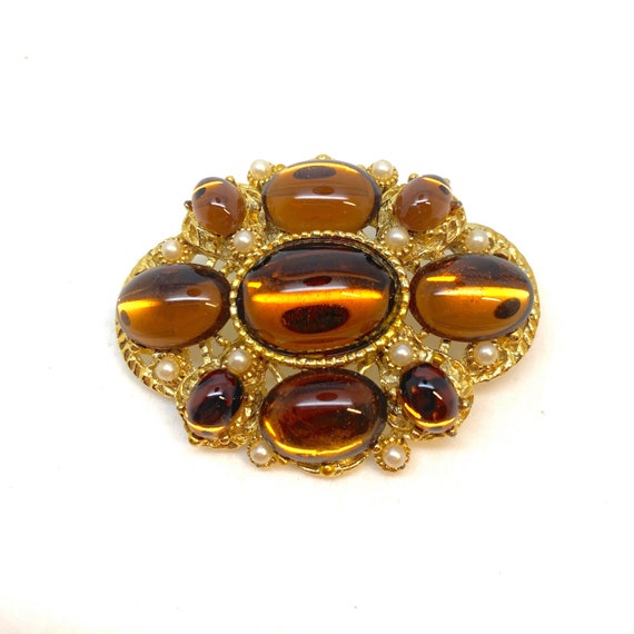 1980s SPHINX Brown Cabochon and Pearl  Brooch