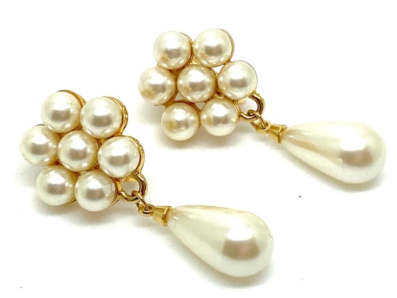Ancienne Paire De Boucles D'oreilles Pendantes à Clips - Métal Argenté Et Perle