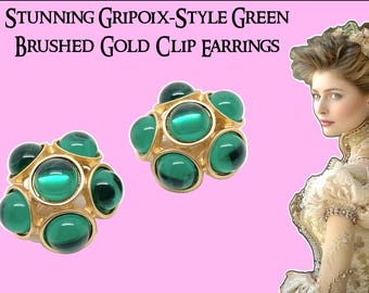 Örhängen i grönt och borstat guld med klämmor i Gripoix-stil - Vintage från 1990-talet