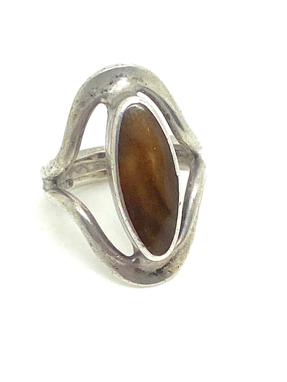 1950s Modernist Old Amber and 925 Silver Ring - image 4