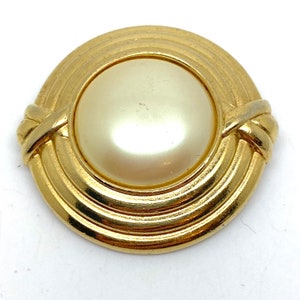 Vintage MONET Pearl  Brooch 1980&#39;s