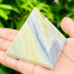 60MM Serpentine Pyramid  Serpentine Crystal Pyramid  Chakra Stone  Cleansing & Balance Metaphysical  Massage Stone Serpentine Pointer