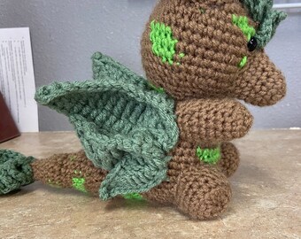 オーダーメイド！かわいいかぎ針編みのドラゴンのぬいぐるみ